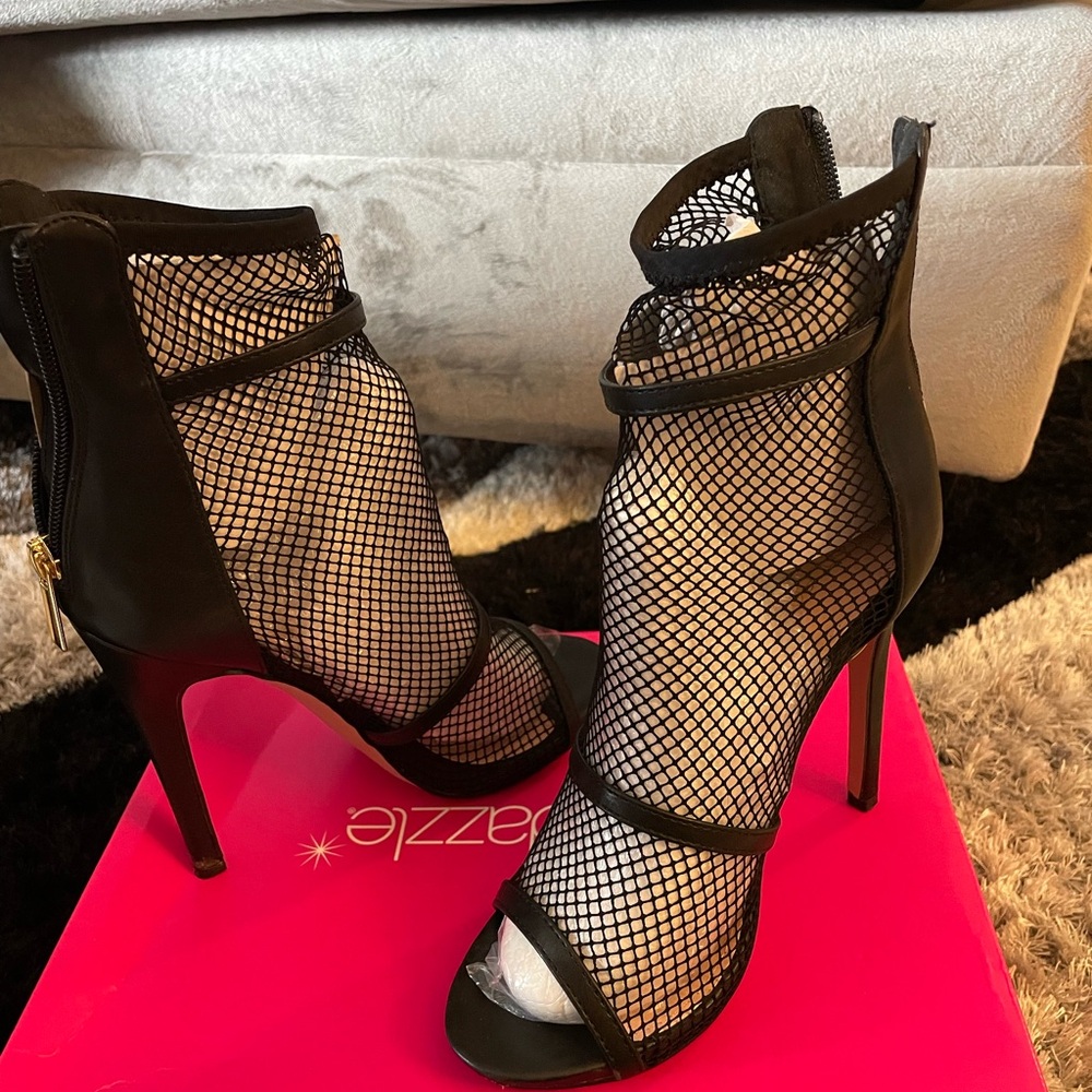 Heel only worn once